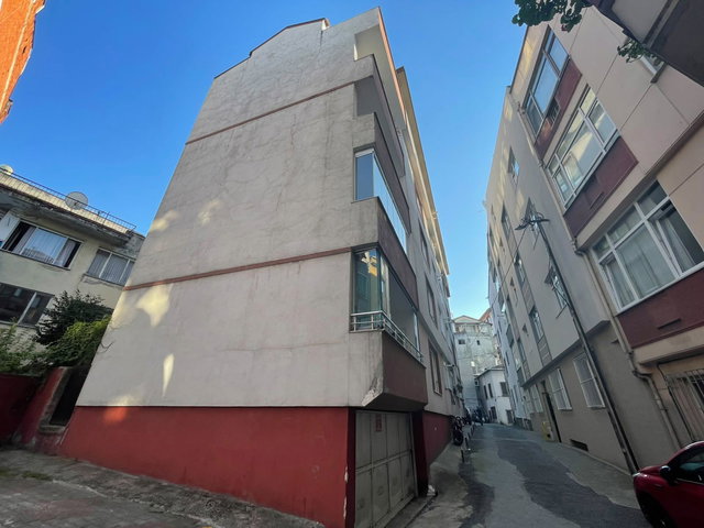 ZEYTİNLİK'TE OTOPARKLI DENİZMANZARALI,ASANSÖRLÜ,DOĞALGAZLI 2.5+1