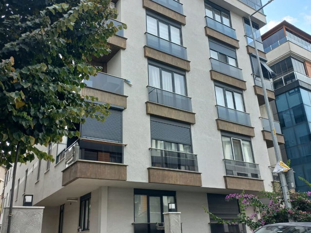 İDEALTEPE RIFKI TONGSİR CADDESİNDE ARA KAT YENİ BİNA NET 70 M2 !