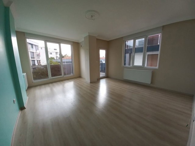 İDEALTEPE RIFKI TONGSİR CADDESİNDE ARA KAT YENİ BİNA NET 70 M2 !