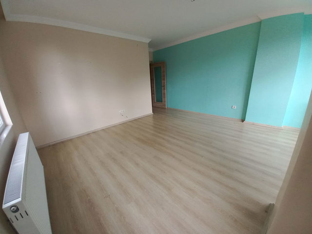 İDEALTEPE RIFKI TONGSİR CADDESİNDE ARA KAT YENİ BİNA NET 70 M2 !