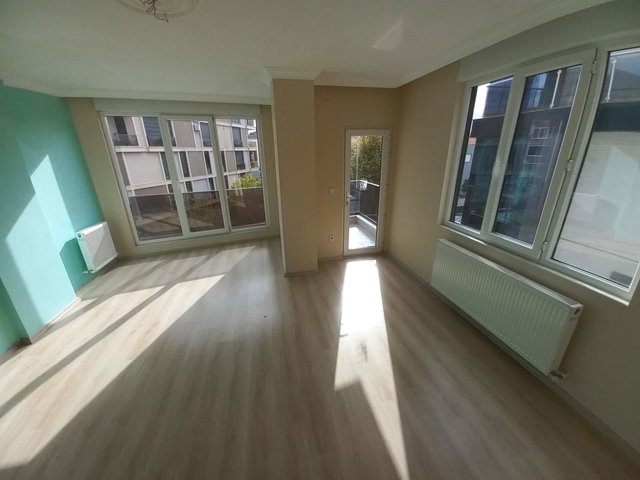 İDEALTEPE RIFKI TONGSİR CADDESİNDE ARA KAT YENİ BİNA NET 70 M2 !