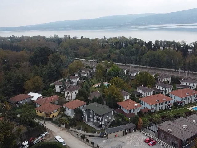 SATILIK MÜSTAKİL BİNA SAPANCA KIRKPINAR 'DA REMAX MOTTO 'DAN