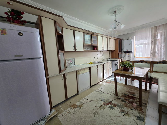 REMAX İLKE'DEN ŞÜKRÜPAŞA'DA ANA YOL ÜSTÜ 3+1 KİRALIK DAİRE
