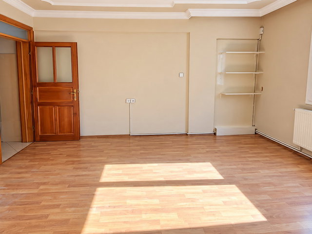DOĞALGAZLI,ARAKAT,KAPALI MUTFAK KİRALIK 3+1 DAİRE