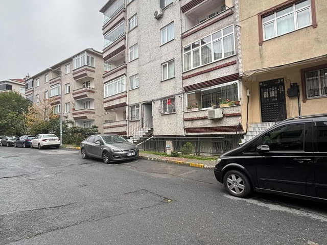 REMAXPRO KEMAL MERTCAN EYÜP YEŞİLPINAR METRO YAKINI 3+1 ARA KAT