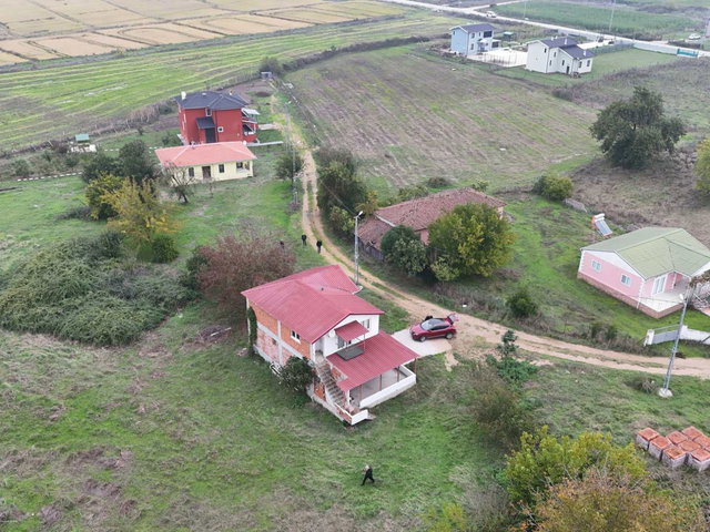 BİGA HACIKÖY’DE 499 M² ARSA ÜZERİNDE SATILIK VİLLA