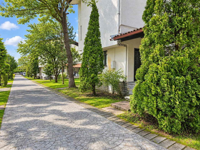 MAŞUKİYE BERRAK VİLLALARINDA KİRALIK 4+1 TRİPLEKS VİLLA