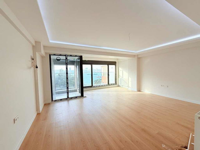 USKUDAR SULTANTEPEDE BOĞAZ MANZARASIYLA 3+1 KİRALIK DAİRE
