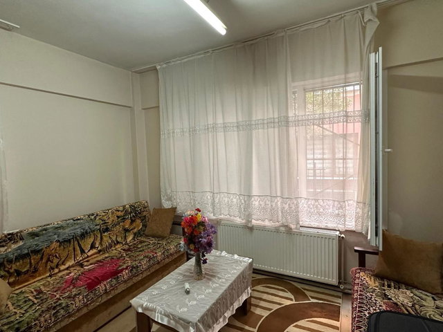 REMAX KANYON'DAN SATILIK 2+1 AMERİKAN MAHALLESİNDE BAHCE KATI