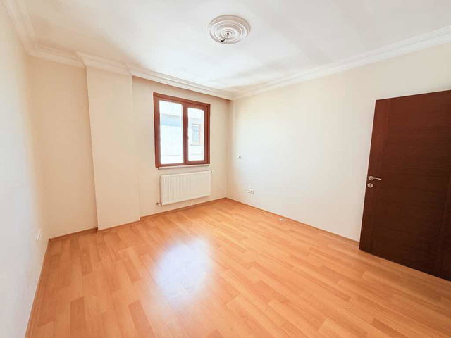 MALTEPE FEYZULLAH'TA METROYA YÜRÜME MESAFESİNDE 2+1 DAİRE