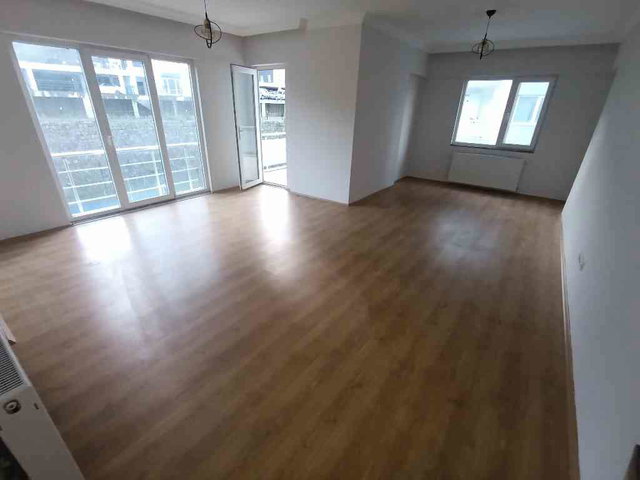 YOMRA SANCAK MAHALLESİ TUĞRA SİTESİ TERTEMİZ 3+1