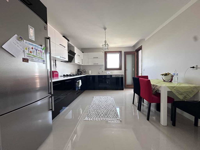 BAŞİSKELE YUVACIK PANORAMA 3 SİTESİNDE 4+1 DENİZ MANZARALI MASRAFSIZ NORMAL DAİRE