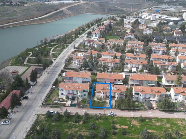 YAKINCADA SATILIK 4+1 VİLLA