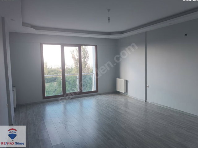 TECDE ANA CADDEDE KİRALIK 3+1 DAİRE