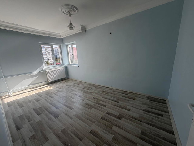 REMAX İLKE'DEN HİLALKENT'TE 3+1 İÇİ YAPILI SATILIK DAİRE