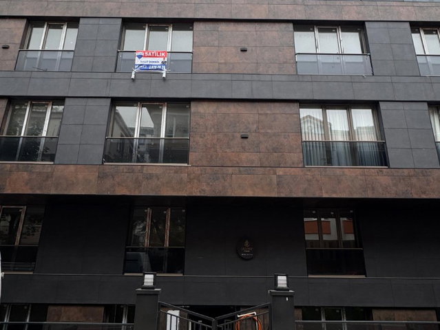 AVCILAR AMBARLI’DA SIFIR 3+1  PAZARA YAKIN BALKONLU SATILIK DAİRE