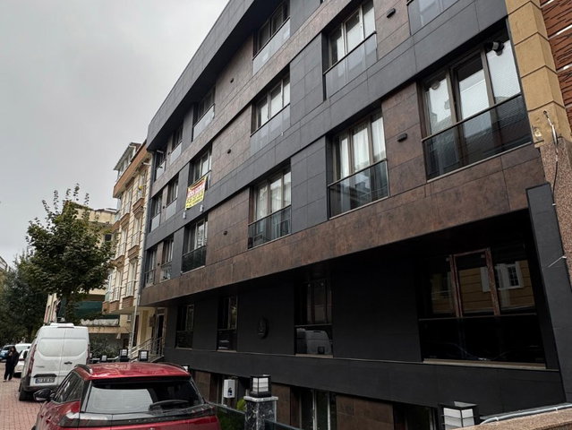 AVCILAR AMBARLI’DA SIFIR 3+1  PAZARA YAKIN BALKONLU SATILIK DAİRE