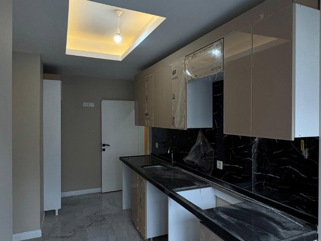 AVCILAR AMBARLI’DA SIFIR 3+1  PAZARA YAKIN BALKONLU SATILIK DAİRE