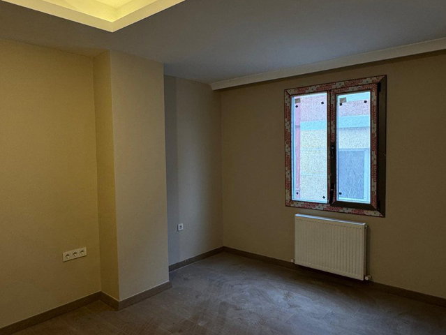 AVCILAR AMBARLI’DA SIFIR 3+1  PAZARA YAKIN BALKONLU SATILIK DAİRE
