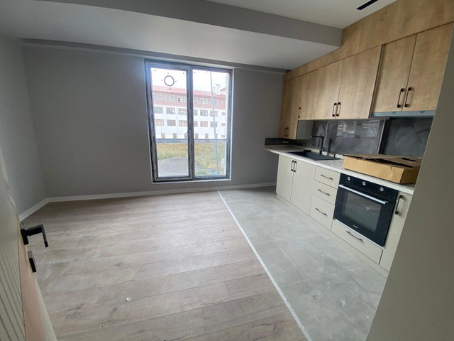 REMAX İLKE'DEN DADAŞKENTTE 2+1 ANAYOL CEPHE ARAKAT SATILIK DAİRE