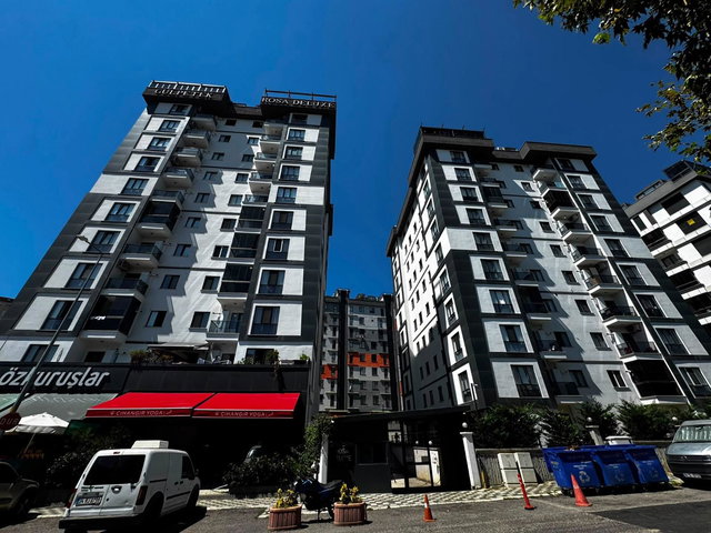 ALTAYÇEŞMEDE METROYA YAKIN HAVUZLU SİTE İÇİNDE 3+1 EBEVEYNLİ