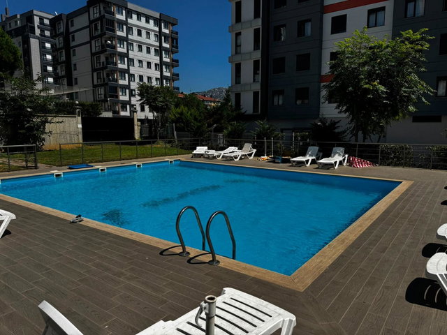 ALTAYÇEŞMEDE METROYA YAKIN HAVUZLU SİTE İÇİNDE 3+1 EBEVEYNLİ