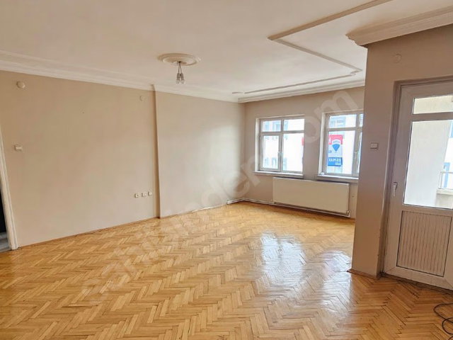 REMAX İLKE'DEN ŞEHİR MERKEZİ'NDE 4+1 KİRALIK DAİRE