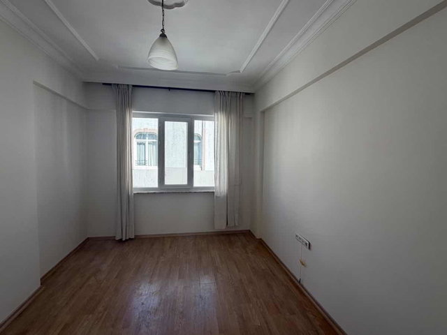 ÇAĞLAYAN'DA OFİS OLARAK KULLANIMA UYGUN KİRALIK DAİRE