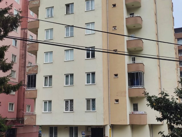 RE/MAX'DAN ÇAYELİ ŞAİRLER MAHALLESİ SATILIK 3+1 DAİRE ÖNÜ AÇIK