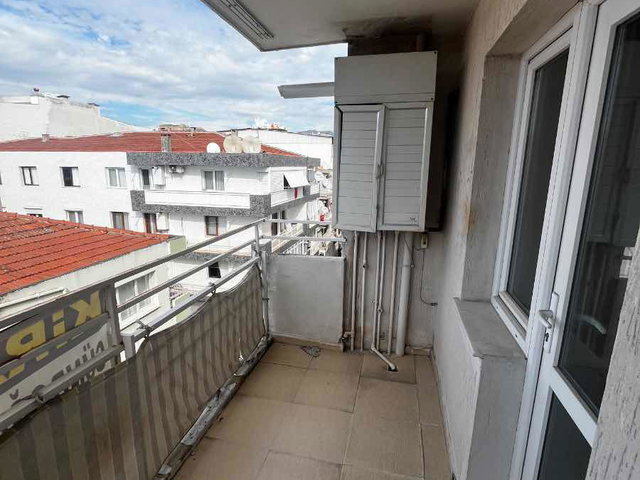BAHARİYE'DE MERKEZİ KONUMDA KİRALIK FERAH 3+1 DAİRE