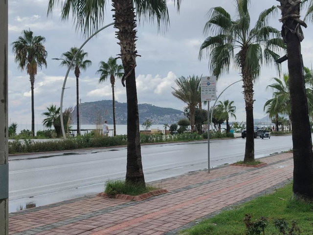 ALANYA OBA'DA SAHİL YOLUNA CEPHE, 2+1 ARAKAT SATILIK DAİRE