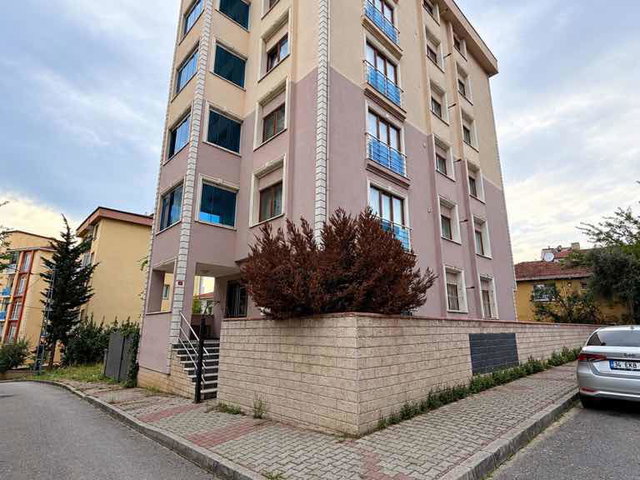 KARTAL CUMHURİYET MAHALLESİ’NDE KİRALIK 3+1 DAİRE