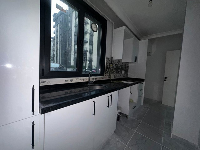 ÇEKMEKÖY SULTANÇİFTLİĞİ’NDE ORMAN YAKINI OFİS VE DAİREYE UYGUN OTOPARKLI 2+1