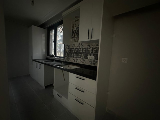 ÇEKMEKÖY SULTANÇİFTLİĞİ’NDE ORMAN YAKINI OFİS VE DAİREYE UYGUN OTOPARKLI 2+1