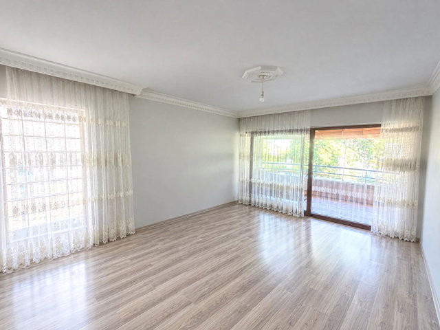 HİLAL’DE ATAKULE VE PARK MANZARALI 350 M² 6+2 | ÇİFT TERAS SATILIK DAİRE