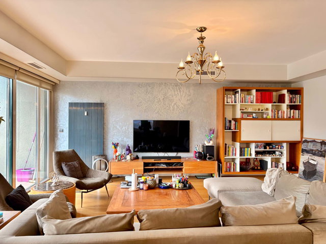 BATI ATAŞEHİR TRIO KONUTLARI’NDA KOMPLE YENİLENMİŞ SATILIK LÜKS 4+1 DAİRE