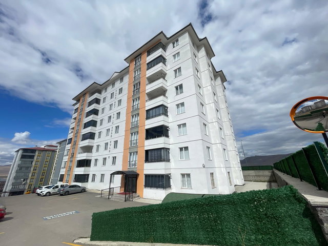 REMAX İLKE'DEN HİLALKENT'TE 3+1 KİRALIK LÜKS DAİRE