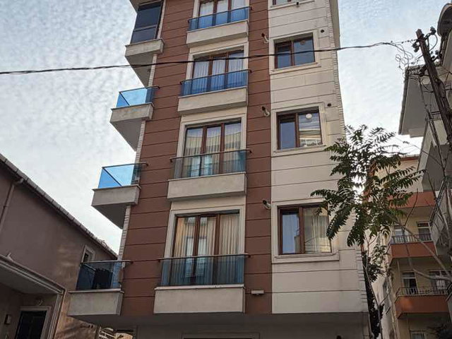 KARTAL HÜRRİYET MAHALLESİ’NDE SATILIK 2+1 DAİRE
