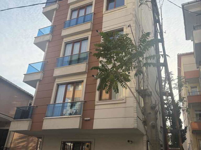 KARTAL HÜRRİYET MAHALLESİ’NDE SATILIK 2+1 DAİRE