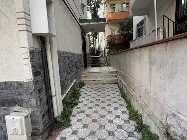 KARTAL HÜRRİYET MAHALLESİ’NDE SATILIK 2+1 DAİRE
