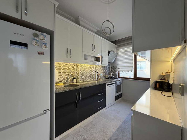 KARTAL HÜRRİYET MAHALLESİ’NDE SATILIK 2+1 DAİRE