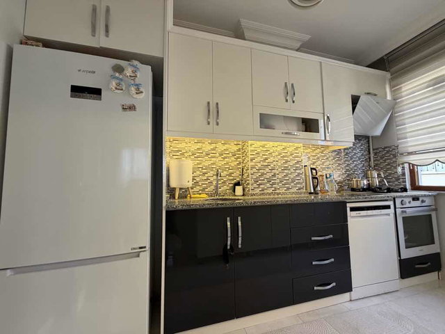 KARTAL HÜRRİYET MAHALLESİ’NDE SATILIK 2+1 DAİRE
