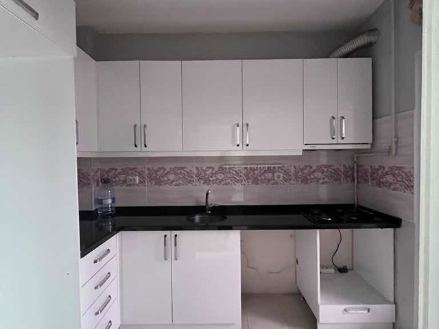 TUZLA’DA SİTE İÇİNDE 2+1 | 9. KAT | BALKONLU | DOĞALGAZ KOMBİLİ | BOŞ