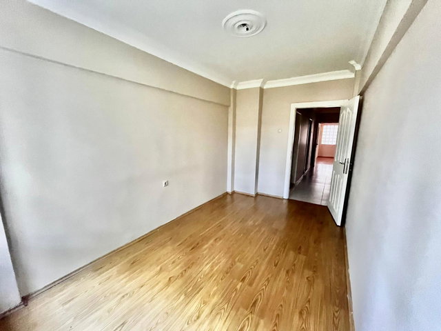 REMAX ADVANTAGE'DEN ÇARŞIYA KOMŞU MASRAFSIZ 2+1 GENİŞ SATILIK DAİRE