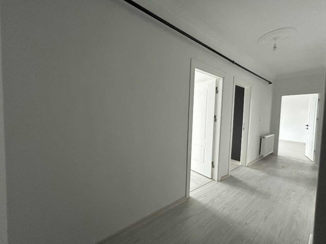 REMAX DOĞUDAN ŞEHRİN GÖBEĞİNDE MANZARALI SIFIR DAİRE