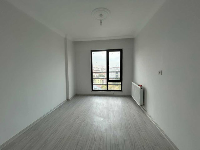 REMAX DOĞUDAN ŞEHRİN GÖBEĞİNDE MANZARALI SIFIR DAİRE
