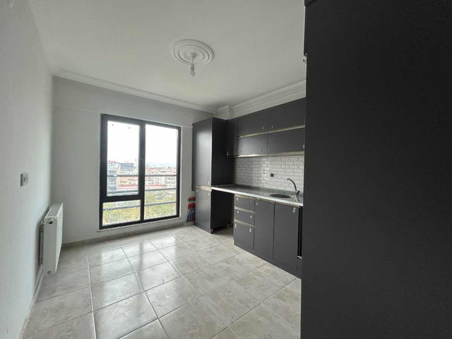 REMAX DOĞUDAN ŞEHRİN GÖBEĞİNDE MANZARALI SIFIR DAİRE