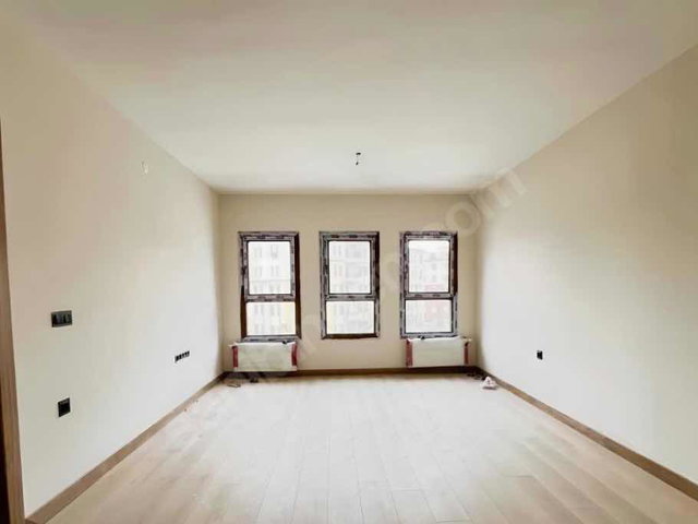 REMAX DOĞUDAN AKSARAY TOKİDE ÖNÜ AÇIK SATILIK DAİRE