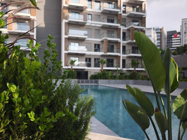 ULUKENT GÜLTEKİN PERA 2 SİTESİNDE FULL EŞYALI 1+1 KİRALIK DAİRE