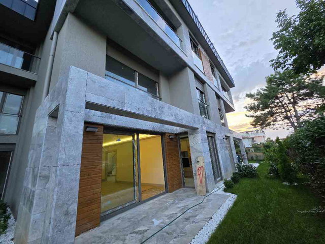 TUZLA POSTAHANE MAHALLESINDE VILLA TADINDA BAHÇEKATI 4+1